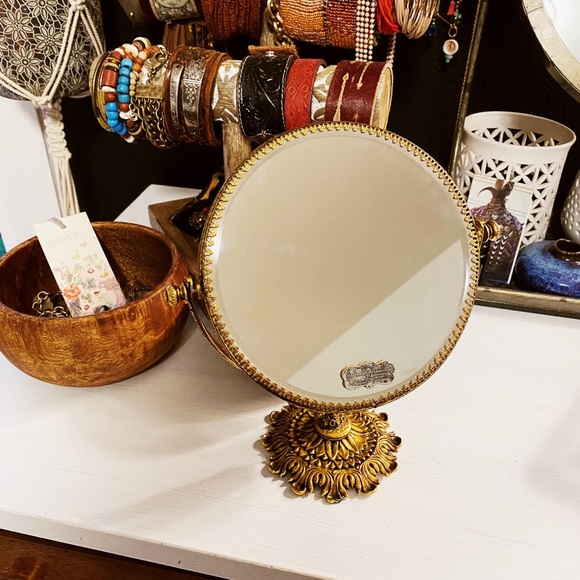 Stylebuilt Accessories Other - Stylebuilt Vintage 24k Plated Swivel Mirror